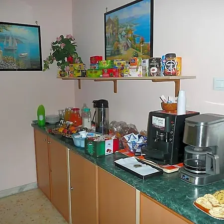 Oda ve Kahvaltı I Papiri