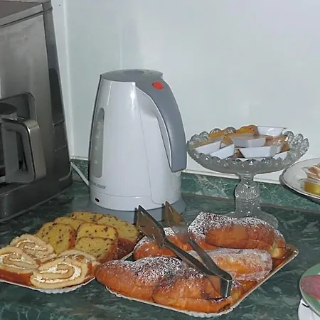 Oda ve Kahvaltı I Papiri